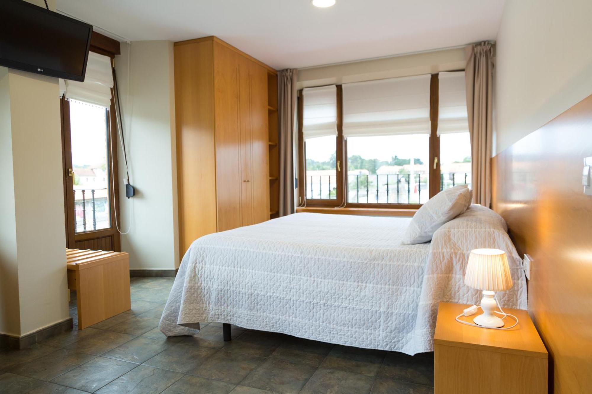 Apartamentos Playa De Cóbreces Buitenkant foto
